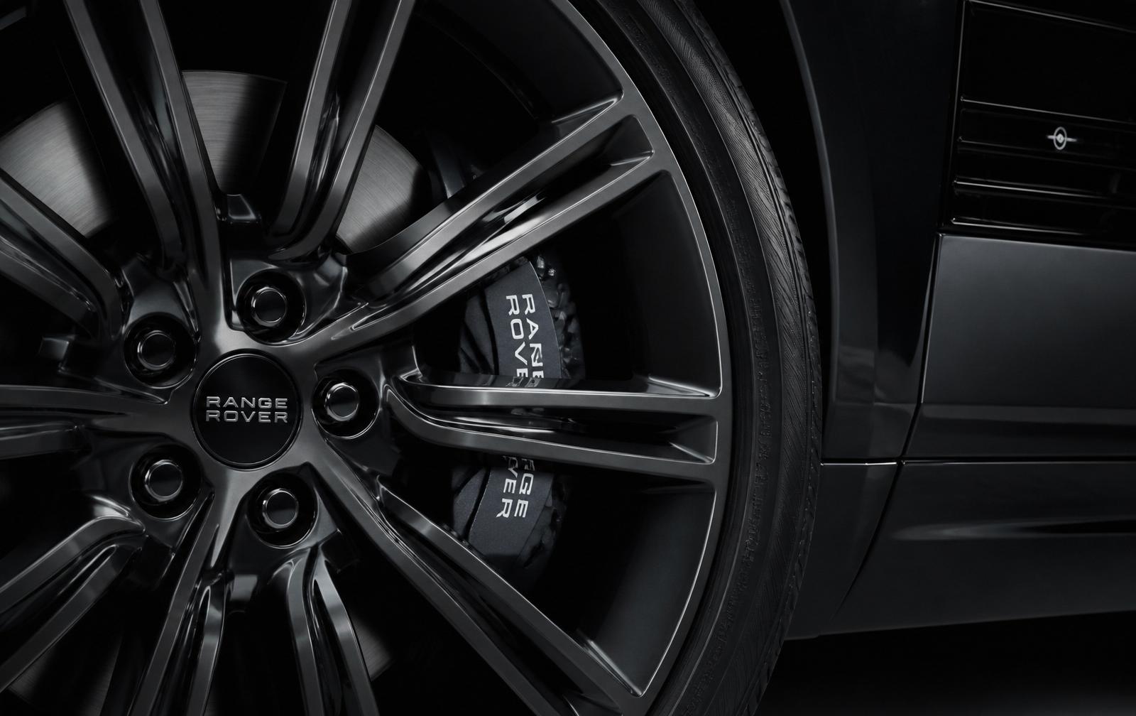 Alloy wheel and brake caliper